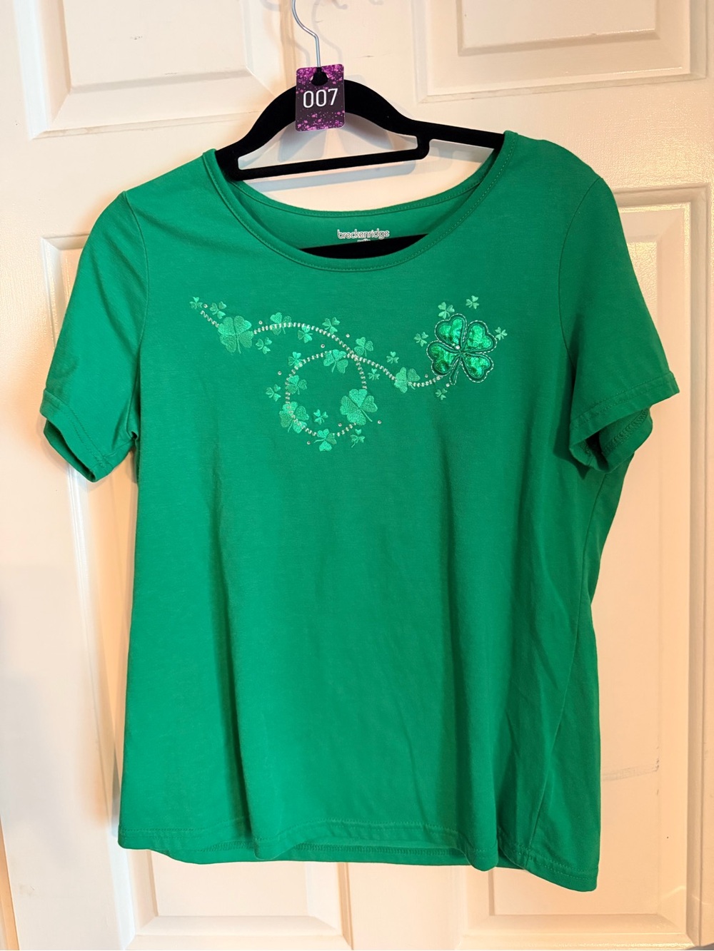 breckenridge Green Short-Sleeve Tee with Shamrock Accent